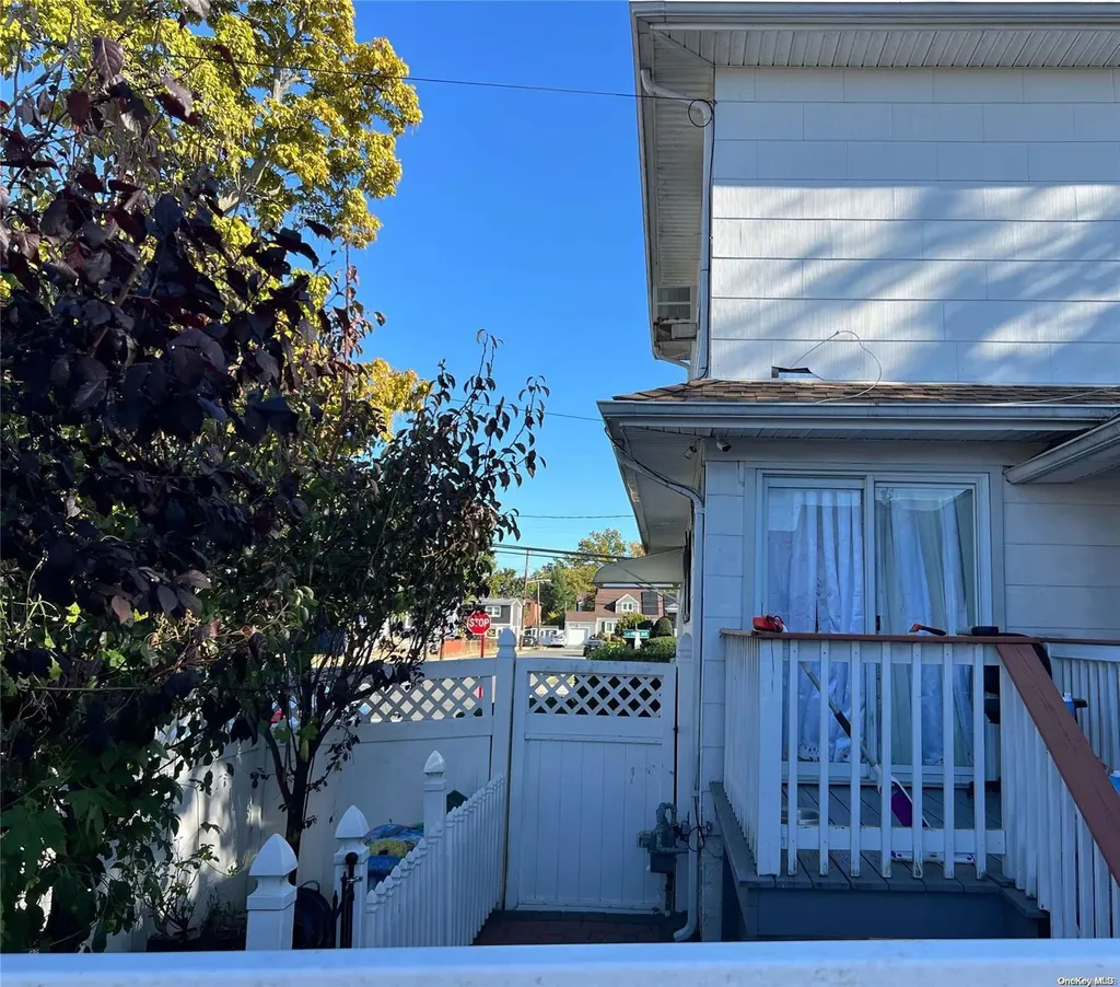 48 Bayview Avenue Valley Stream NY 11581