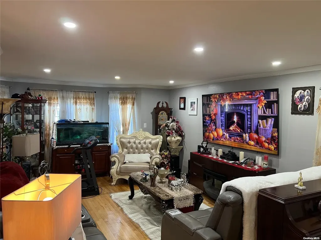 48 Bayview Avenue Valley Stream NY 11581