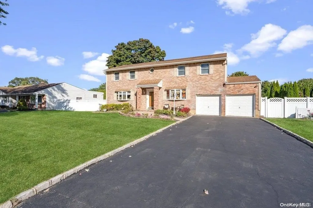 52 Steven Place Smithtown NY 11787