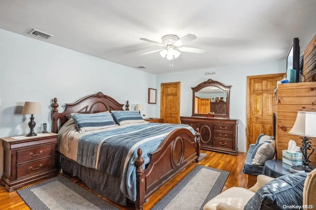 52 Steven Place Smithtown NY 11787