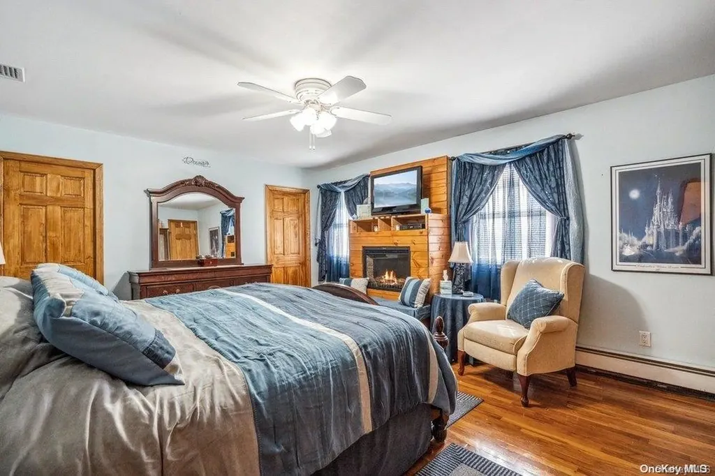 52 Steven Place Smithtown NY 11787