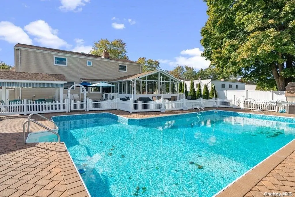 52 Steven Place Smithtown NY 11787