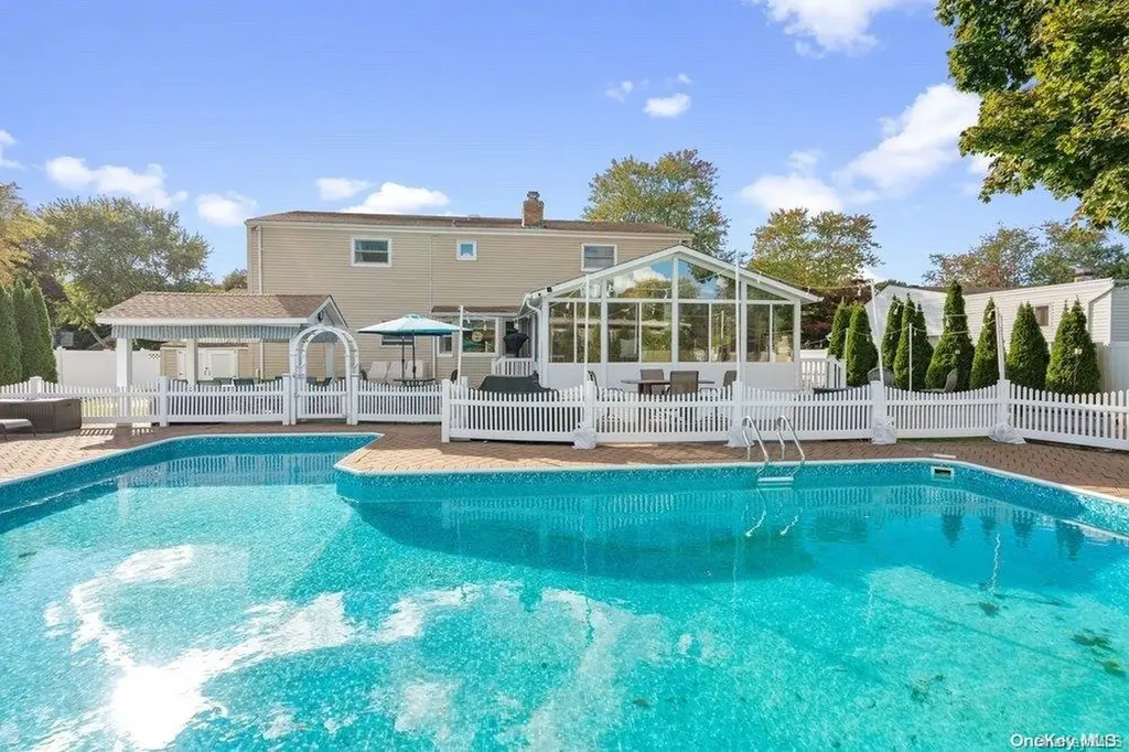 52 Steven Place Smithtown NY 11787
