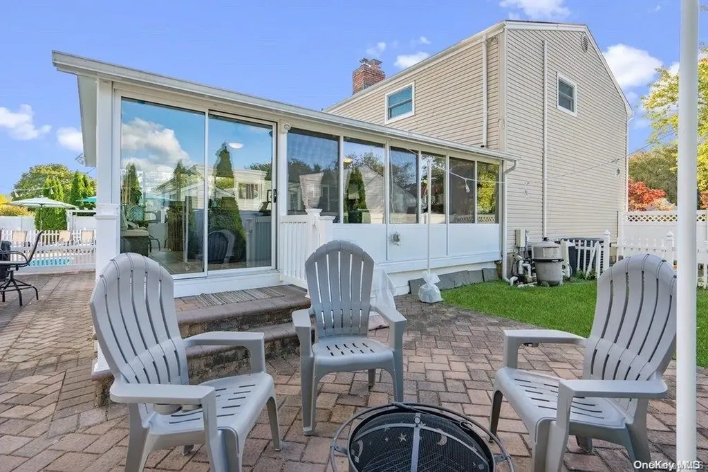52 Steven Place Smithtown NY 11787
