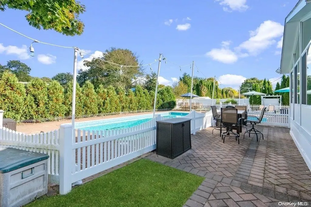 52 Steven Place Smithtown NY 11787
