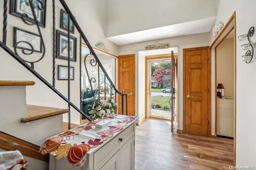 52 Steven Place Smithtown NY 11787