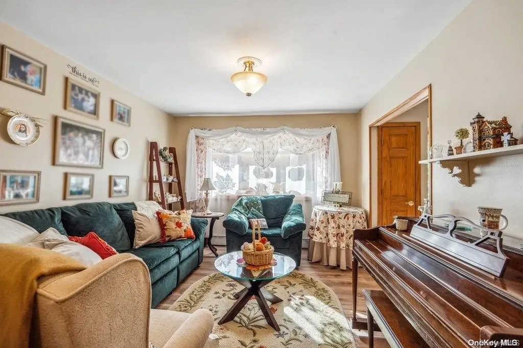52 Steven Place Smithtown NY 11787