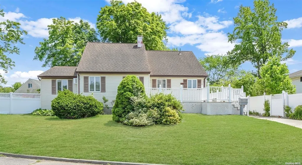 22 Elwood Road Centereach NY 11720
