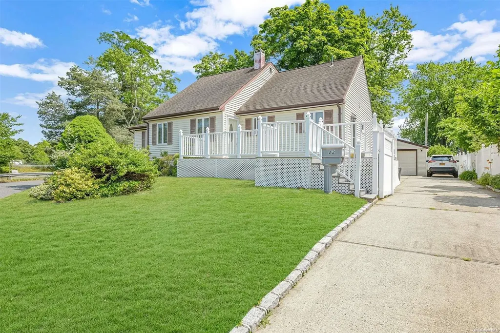 22 Elwood Road Centereach NY 11720