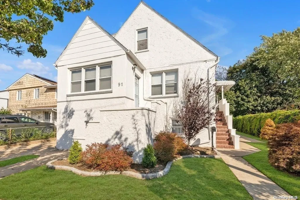91 Ostend Road Island Park NY 11558