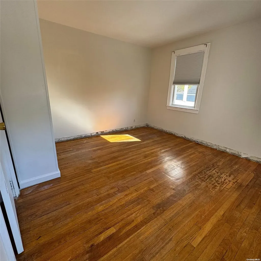 91 Ostend Road Island Park NY 11558