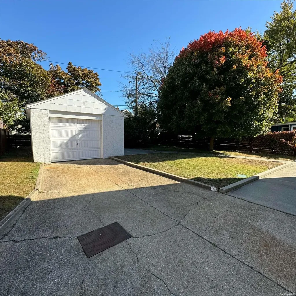 91 Ostend Road Island Park NY 11558