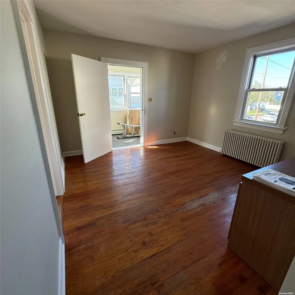 91 Ostend Road Island Park NY 11558