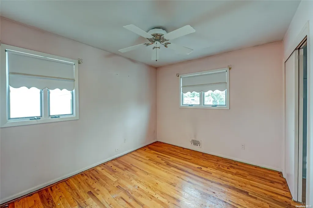 48 Boulevard Avenue West Islip NY 11795