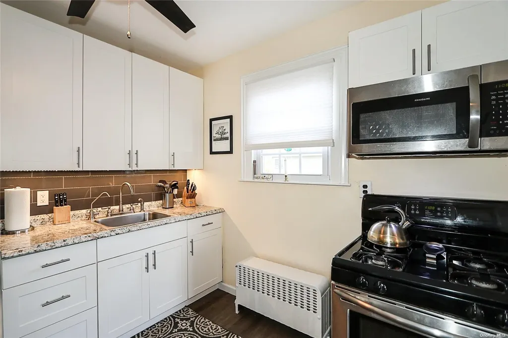 46 Pine Street Islip NY 11751