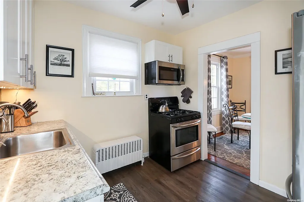 46 Pine Street Islip NY 11751