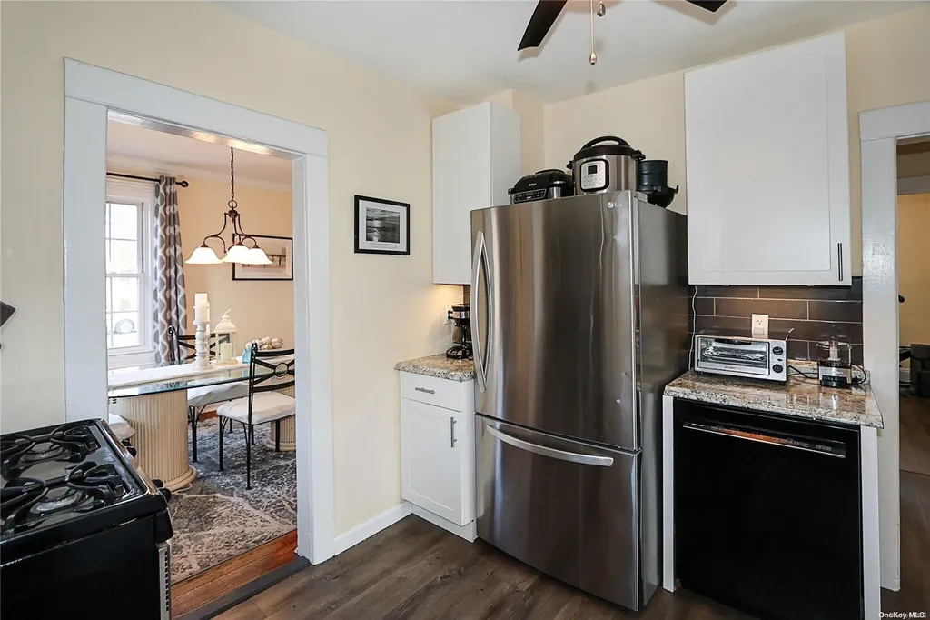 46 Pine Street Islip NY 11751