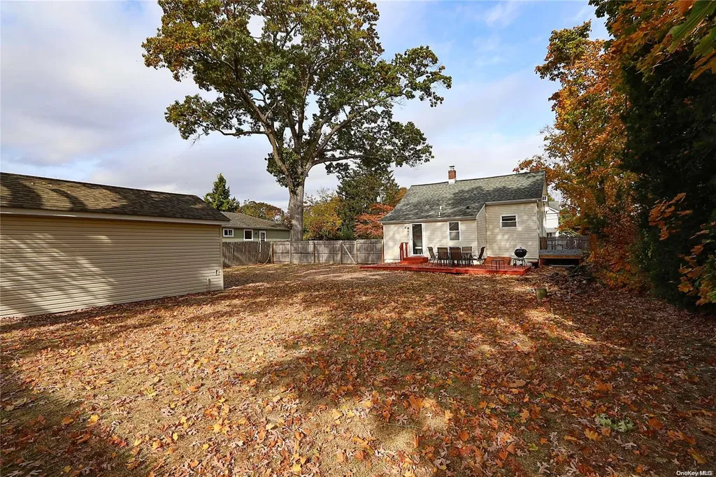 46 Pine Street Islip NY 11751