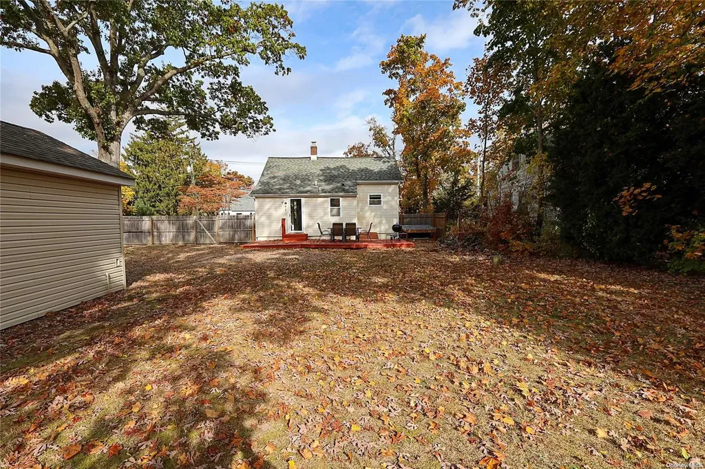 46 Pine Street Islip NY 11751