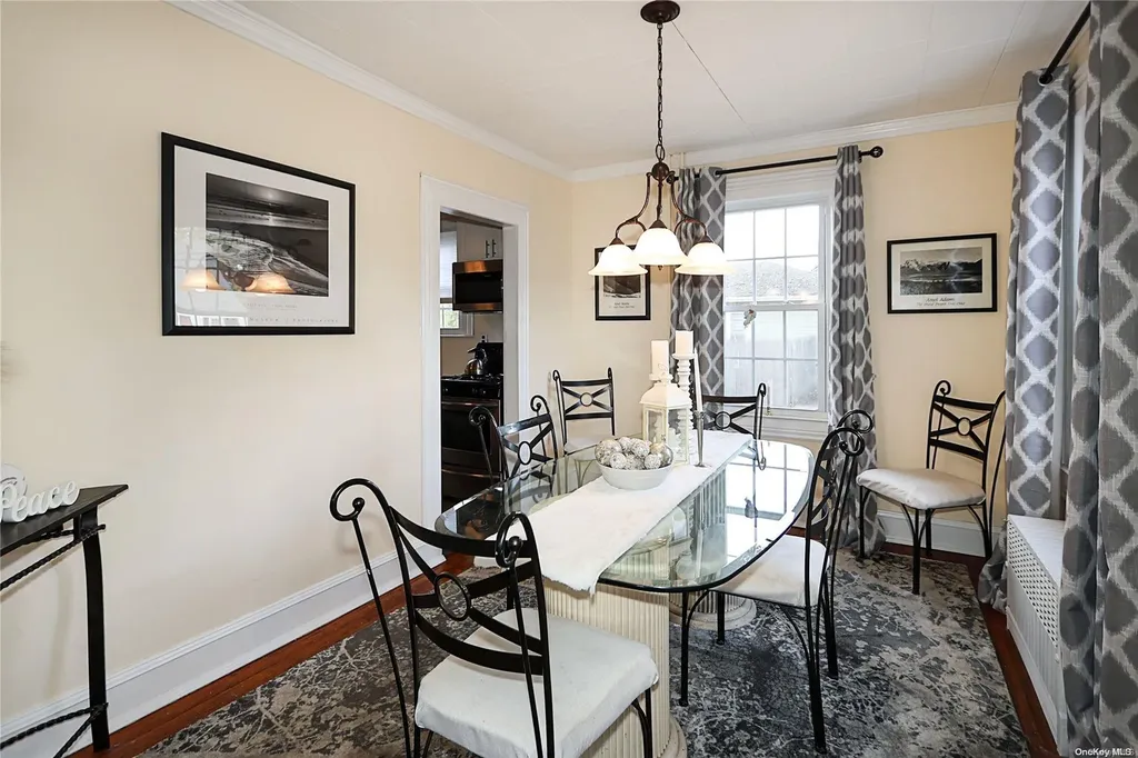 46 Pine Street Islip NY 11751