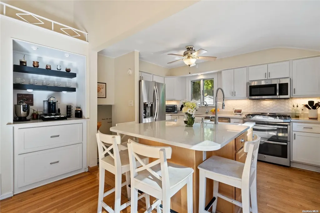 34 Daniel Drive Glen Cove NY 11542