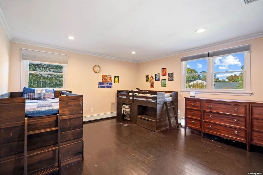 34 Daniel Drive Glen Cove NY 11542