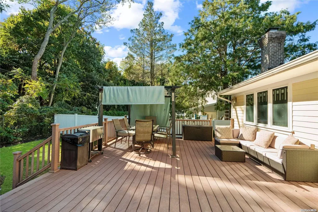 34 Daniel Drive Glen Cove NY 11542