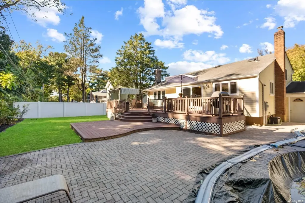 34 Daniel Drive Glen Cove NY 11542