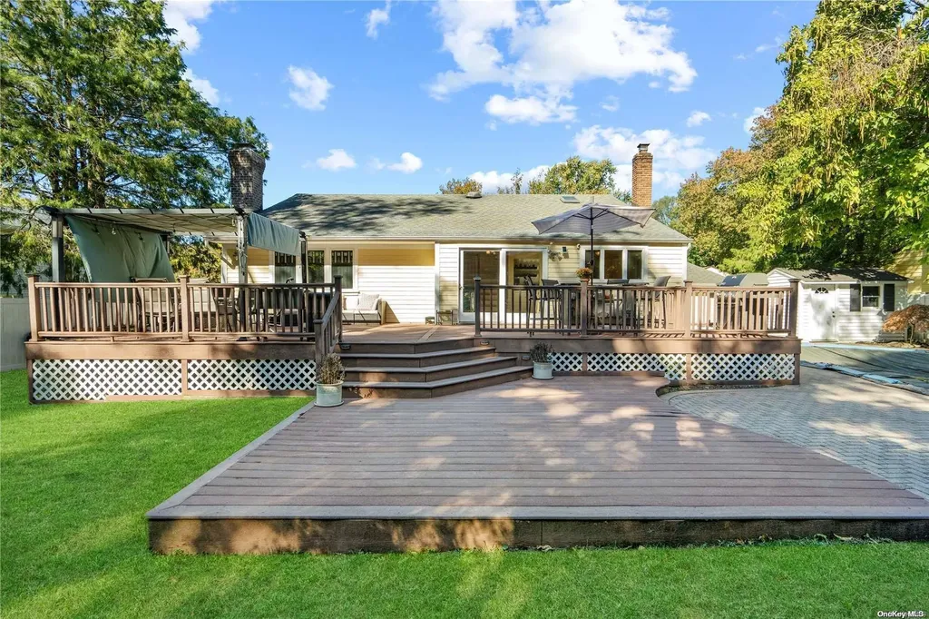 34 Daniel Drive Glen Cove NY 11542