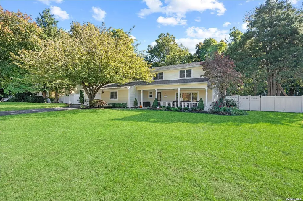 34 Daniel Drive Glen Cove NY 11542