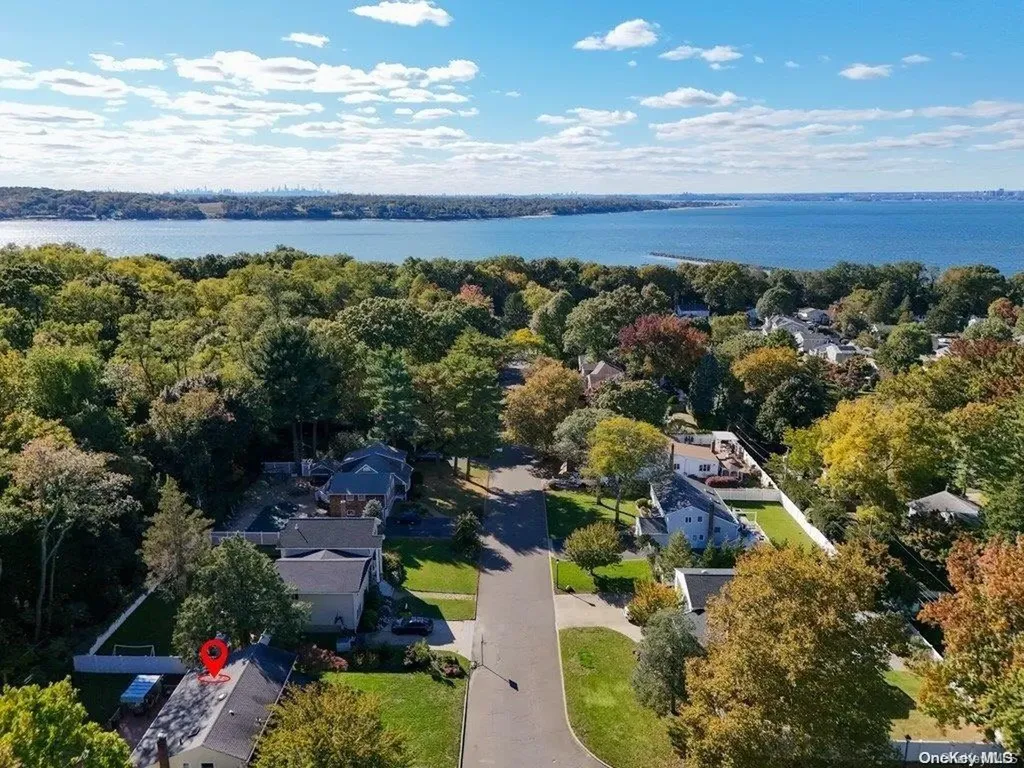 34 Daniel Drive Glen Cove NY 11542