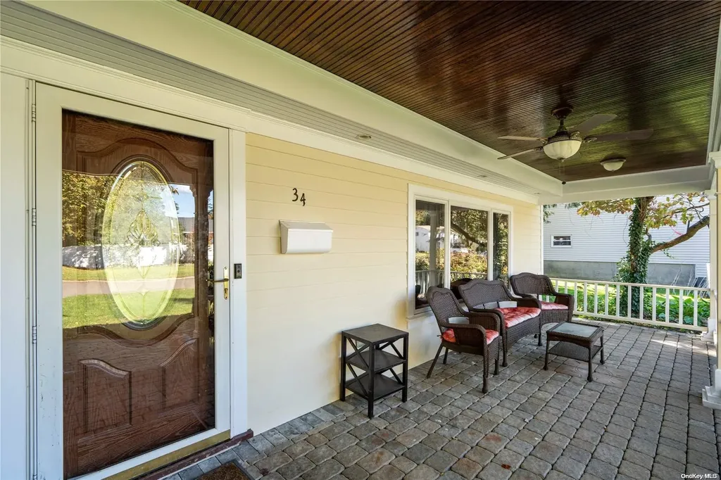 34 Daniel Drive Glen Cove NY 11542