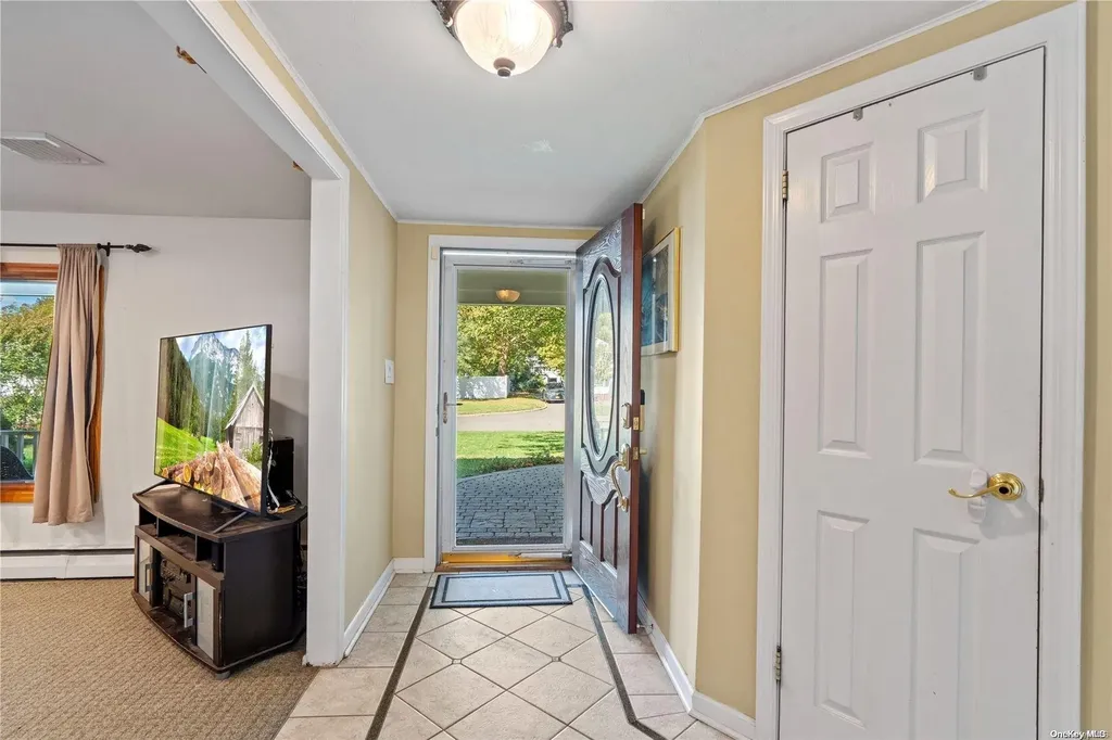 34 Daniel Drive Glen Cove NY 11542