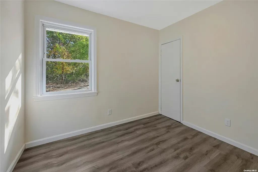 10 Marie Lane Coram NY 11727