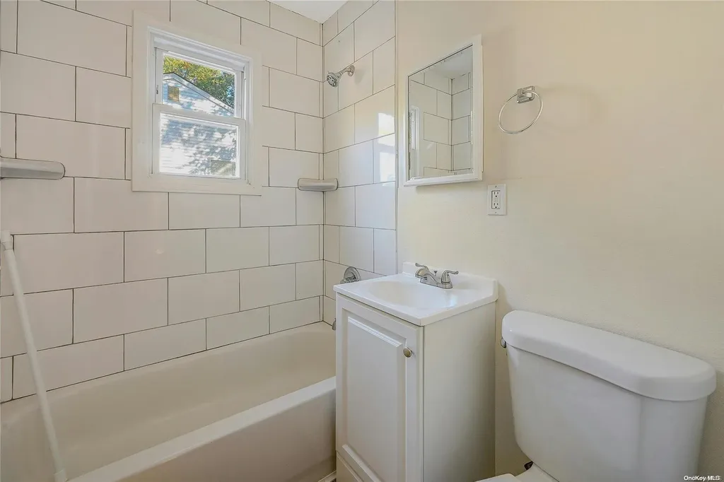 10 Marie Lane Coram NY 11727