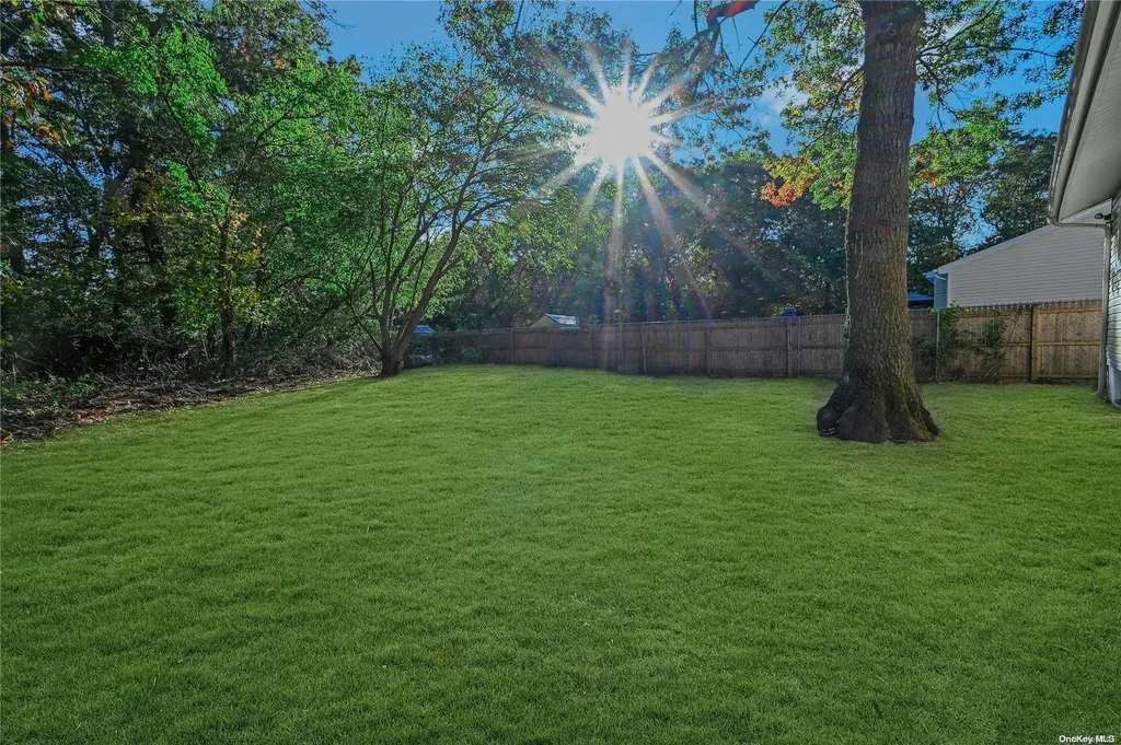 10 Marie Lane Coram NY 11727