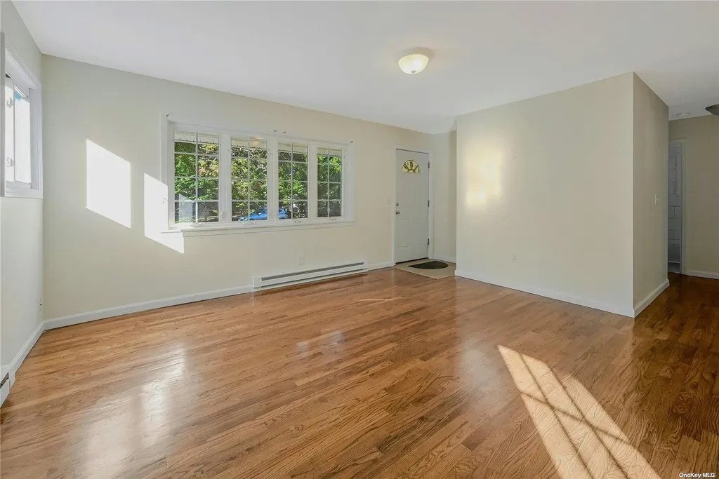 10 Marie Lane Coram NY 11727