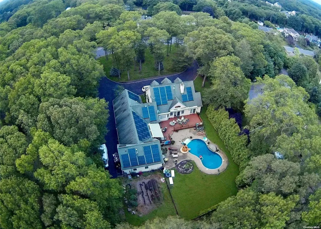 116 Raynor Road Ridge NY 11961