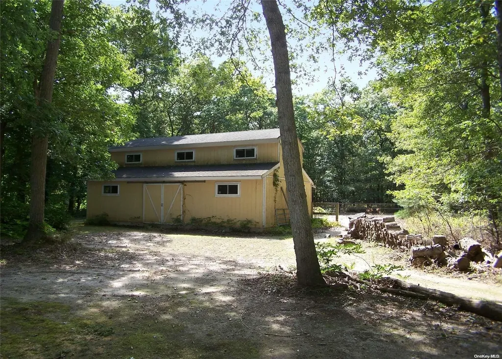 116 Raynor Road Ridge NY 11961