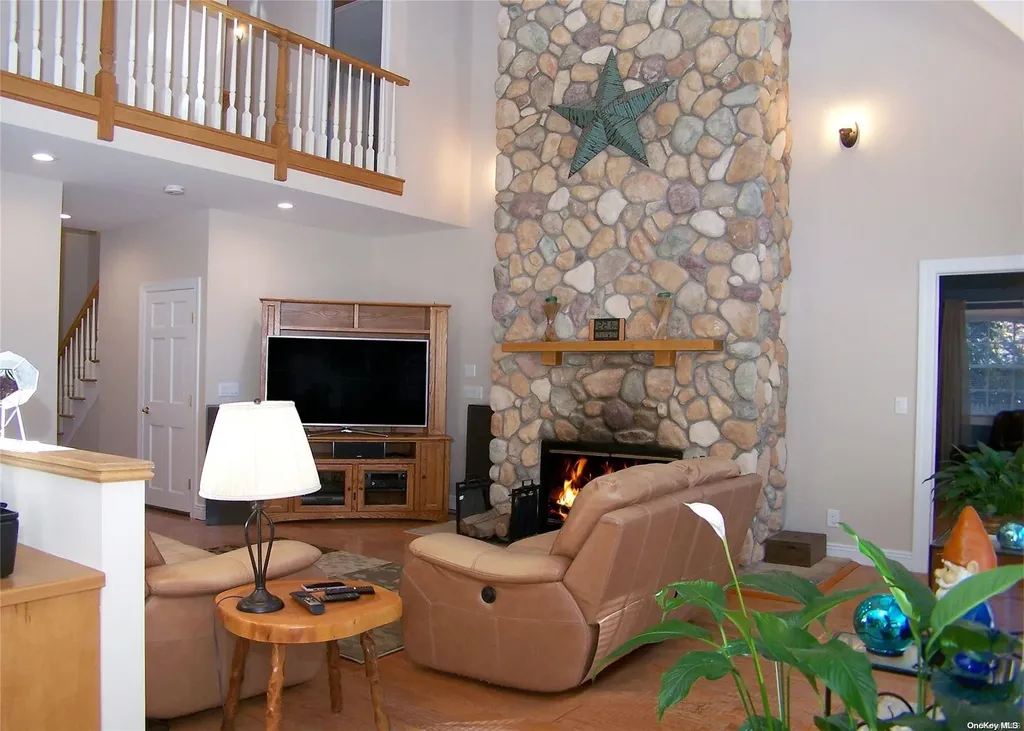 116 Raynor Road Ridge NY 11961
