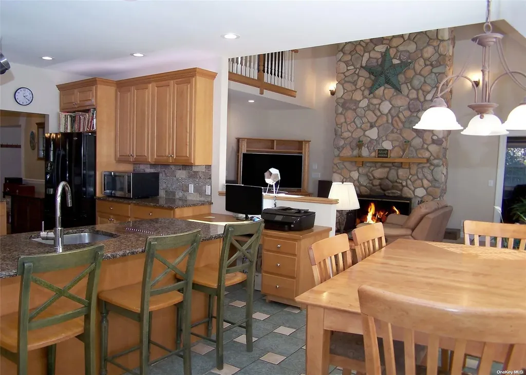 116 Raynor Road Ridge NY 11961