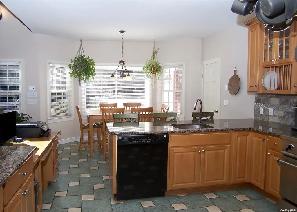116 Raynor Road Ridge NY 11961
