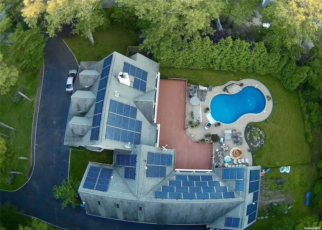 116 Raynor Road Ridge NY 11961