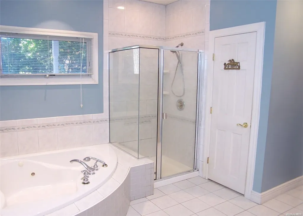 116 Raynor Road Ridge NY 11961