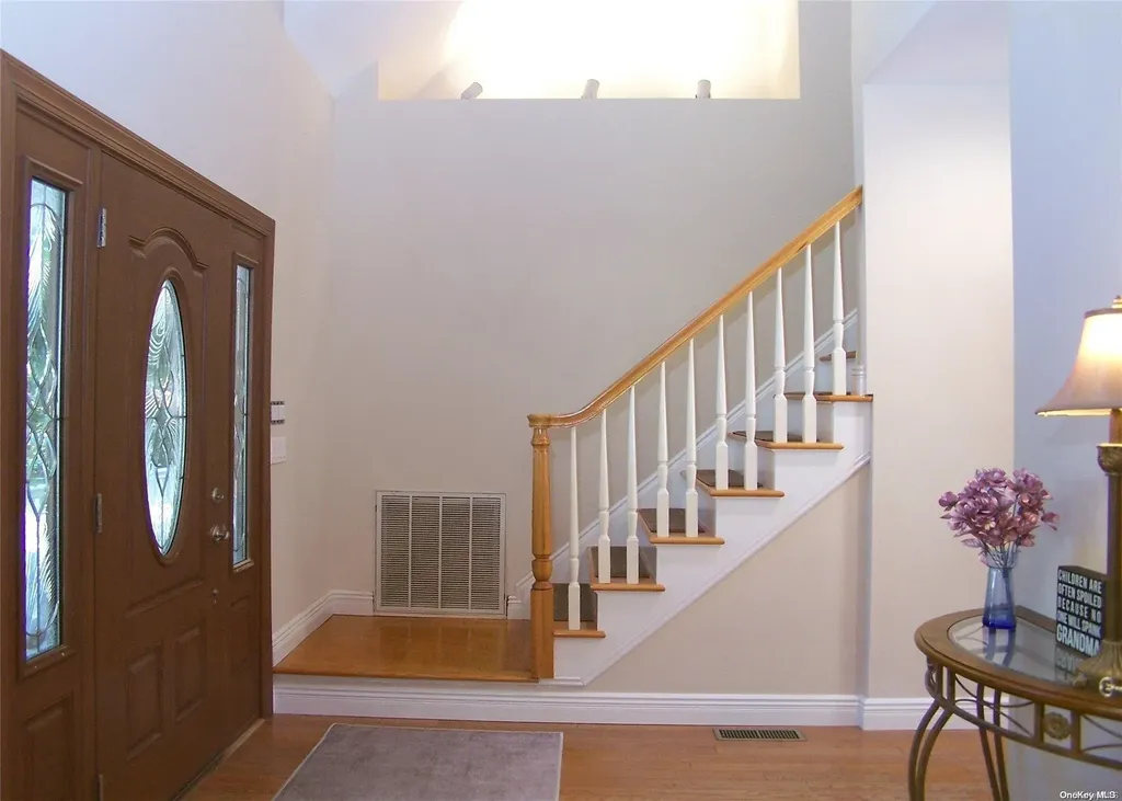 116 Raynor Road Ridge NY 11961