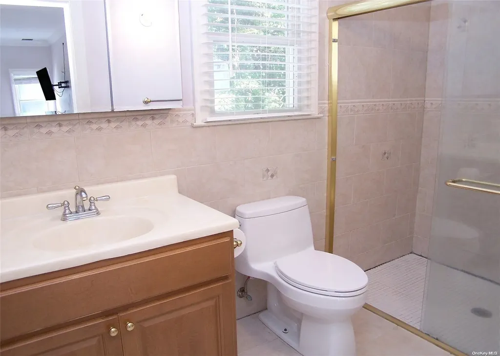 116 Raynor Road Ridge NY 11961
