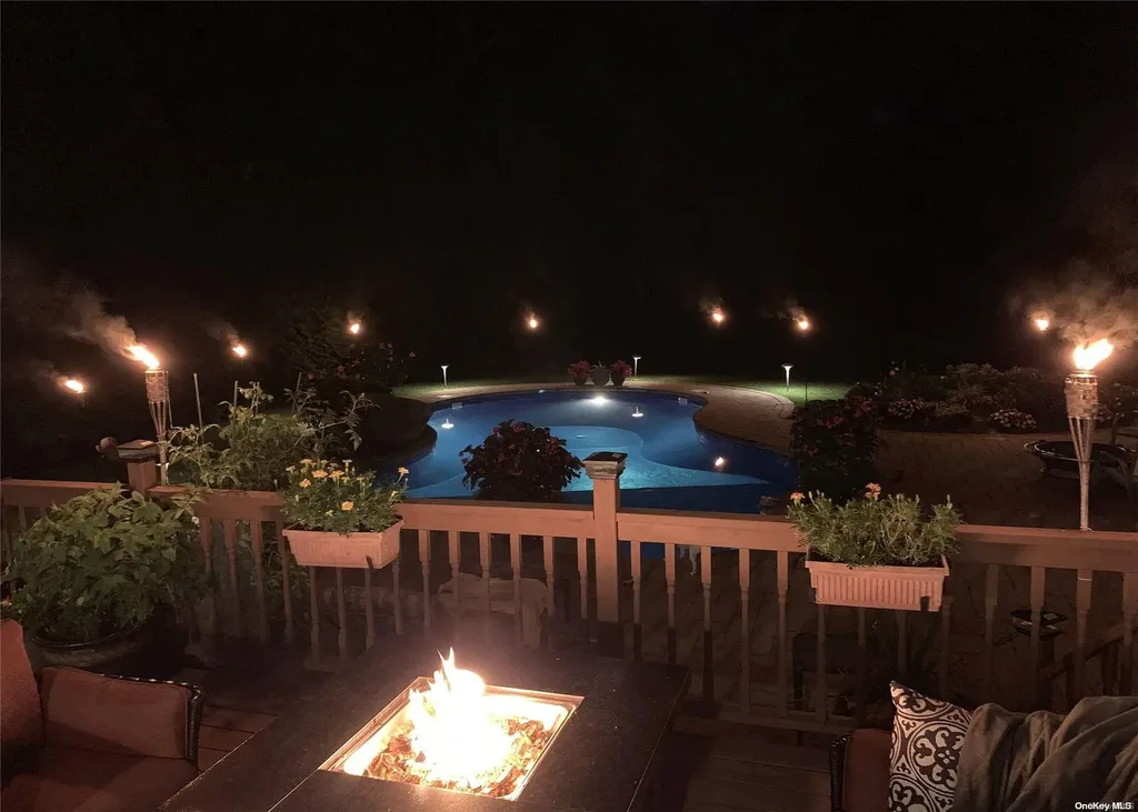 116 Raynor Road Ridge NY 11961