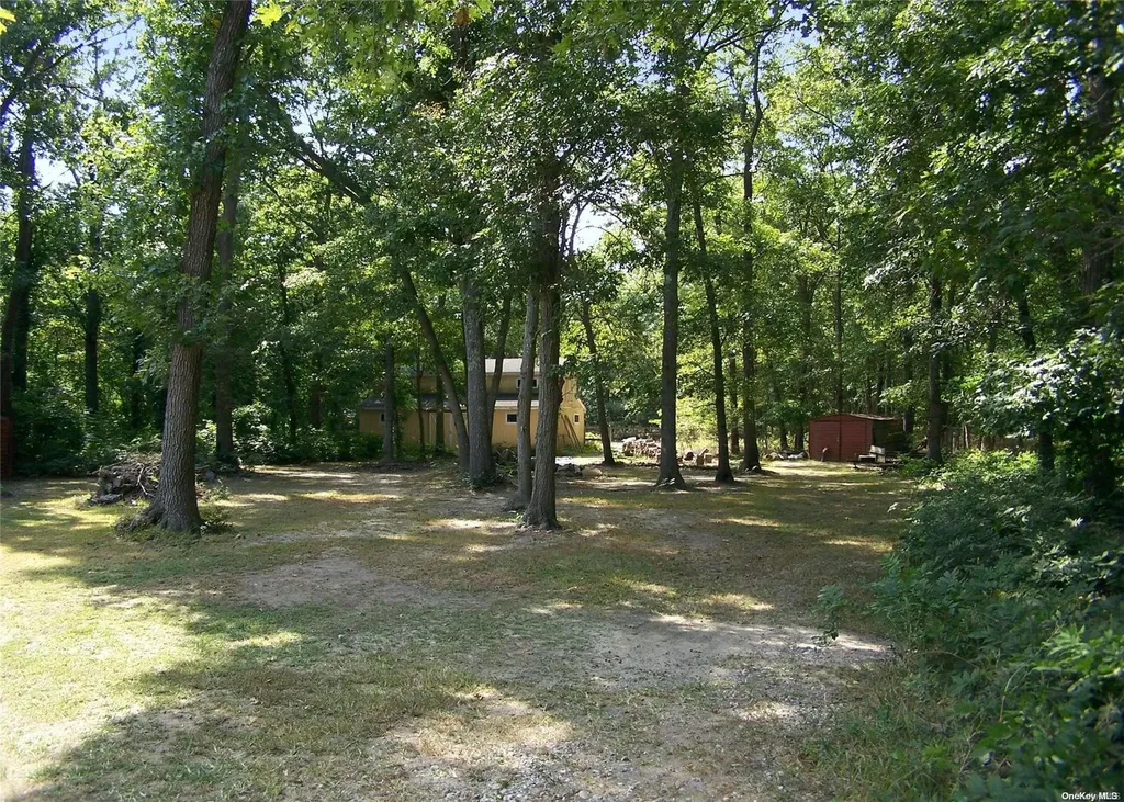116 Raynor Road Ridge NY 11961