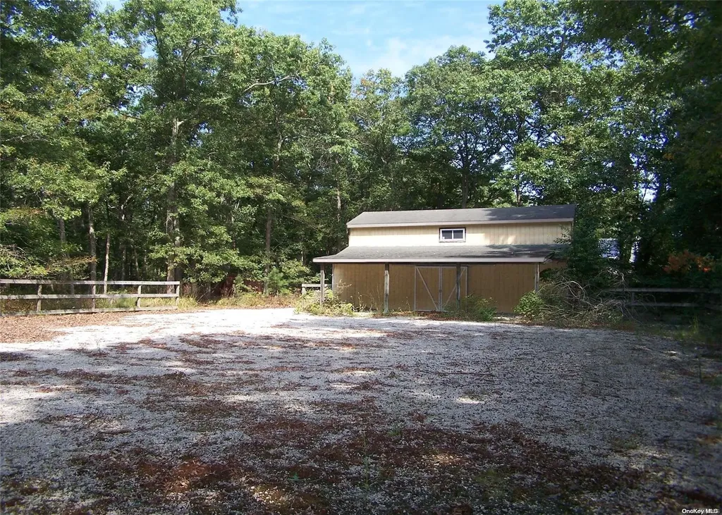 116 Raynor Road Ridge NY 11961