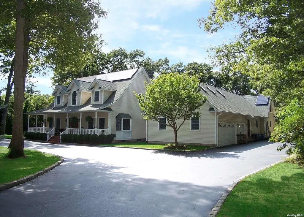 116 Raynor Road Ridge NY 11961